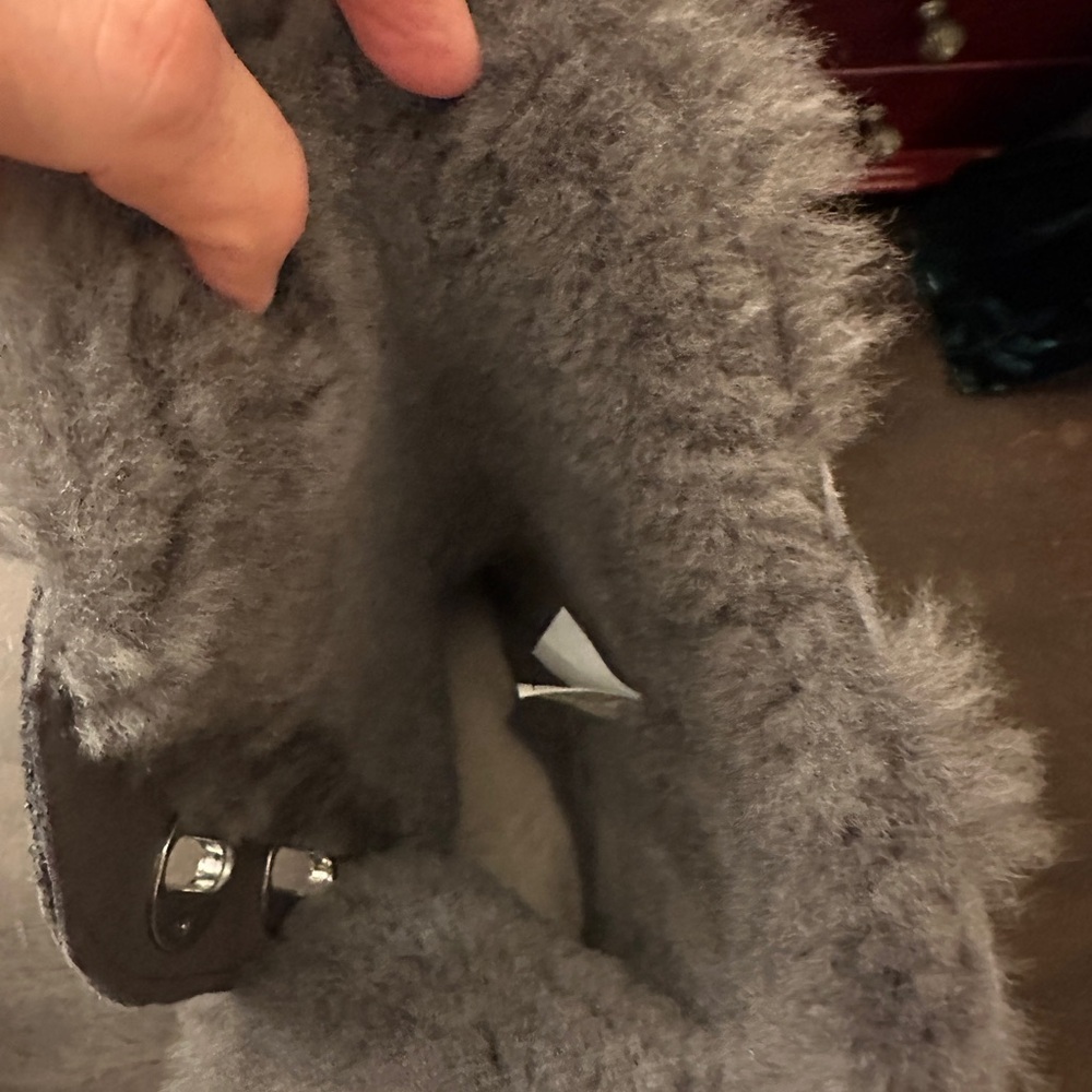 EUC UGG Classic Short Turn Lock Boots Grey Suede Shearling Sheepskin Wm 7 - Picture 15 of 16